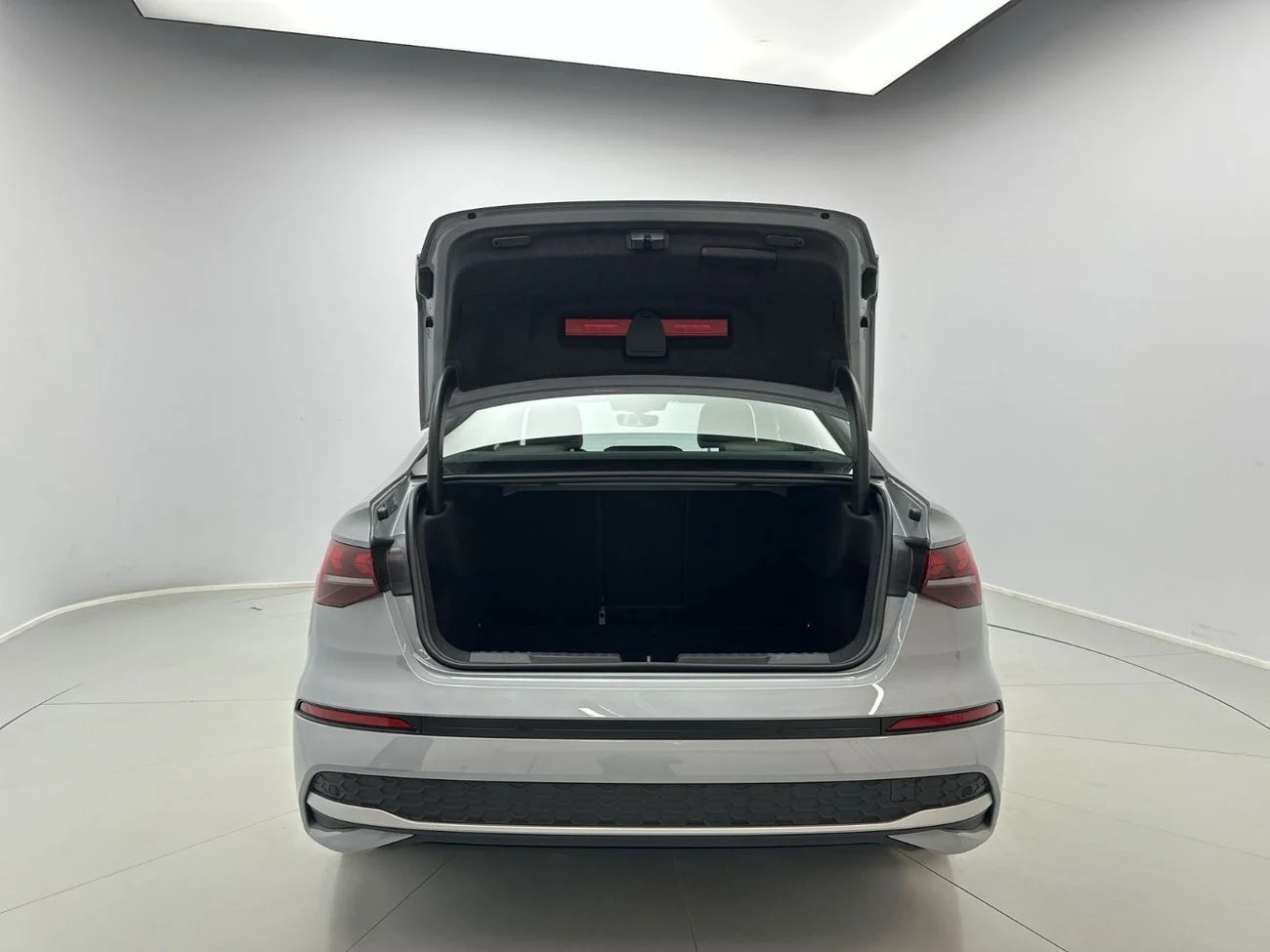 Audi A3 Sedan Advanced 35 TFSI _ SILVER