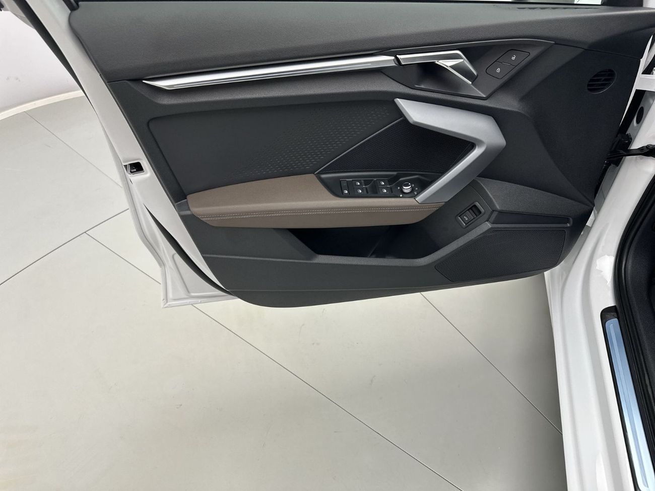 Audi A3 Sedan Advanced 35 TFSI  _WHITE