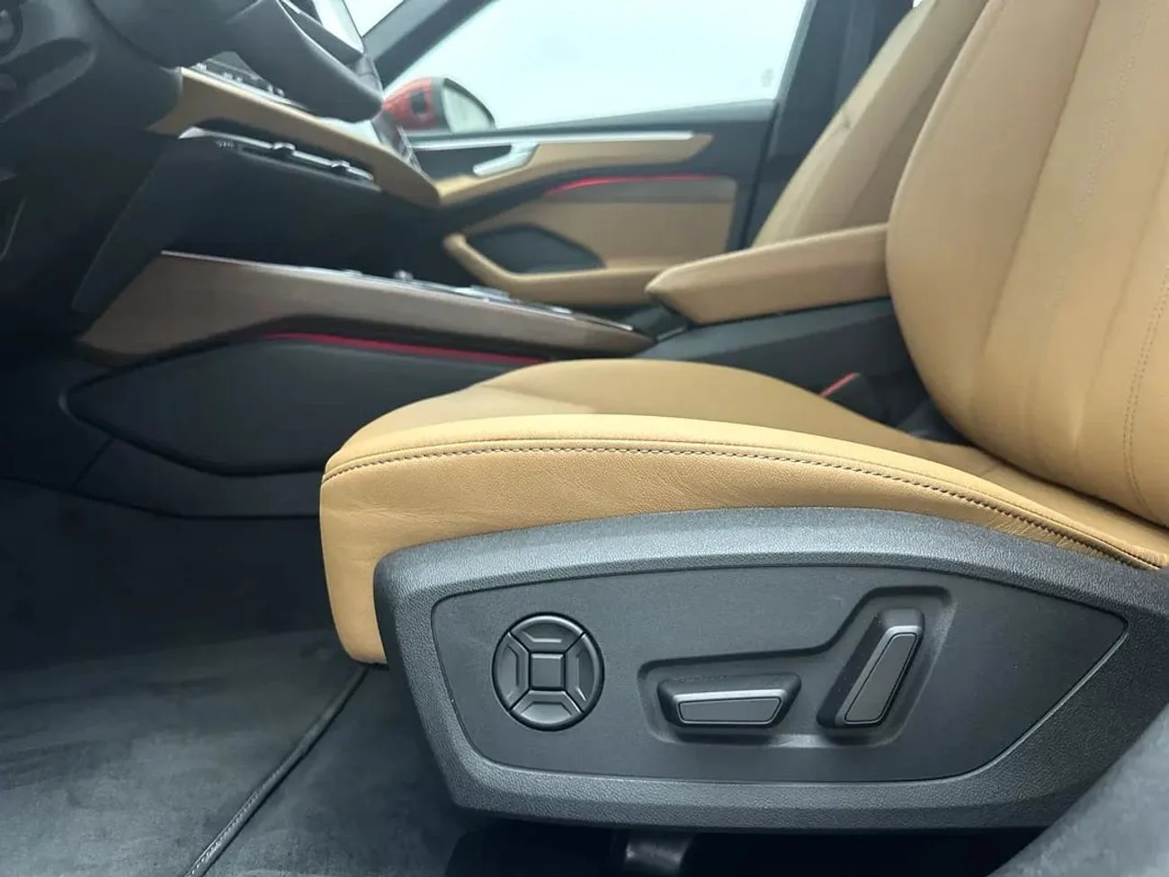 Audi A6 Sedan TFSI 204hp Progres _ RED_ 2025