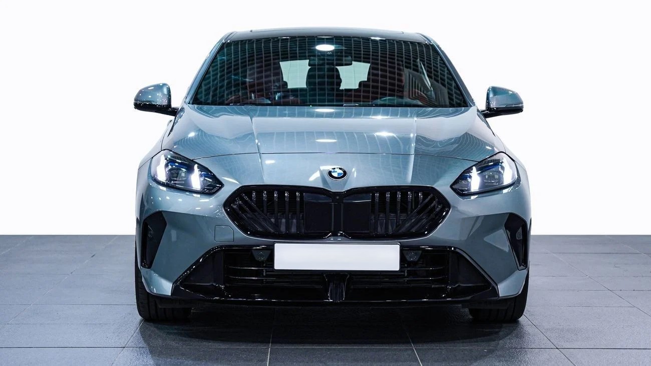 BMW 118i _2025 AT _4 Cylinders_ BLUE