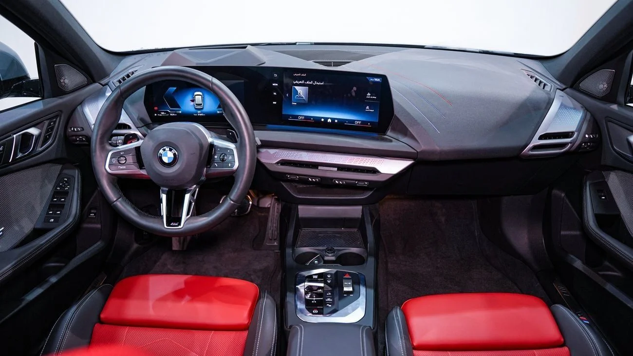 BMW 118i _2025 AT _4 Cylinders_ BLUE