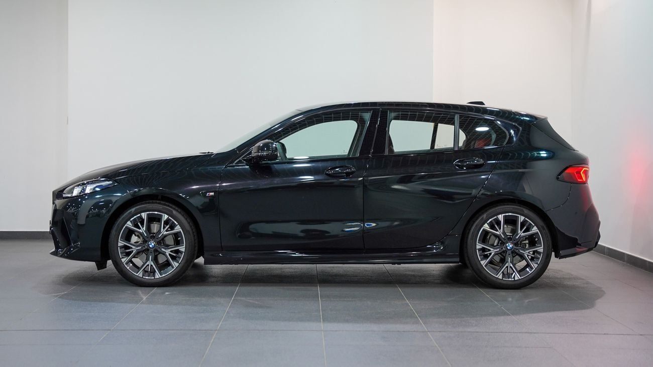 BMW 118i _2025 AT _4 Cylinders