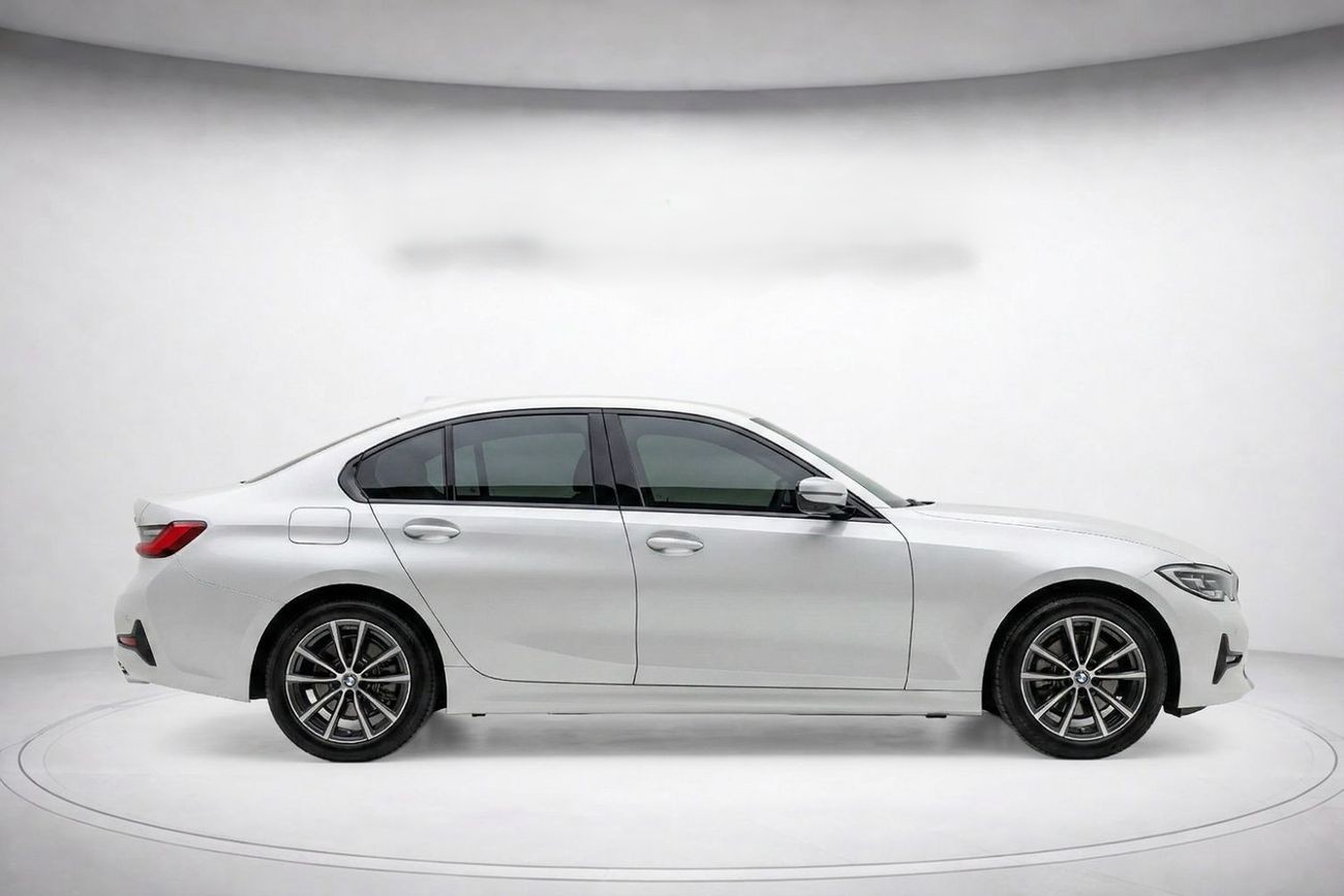 BMW 318i _2025_2.0l