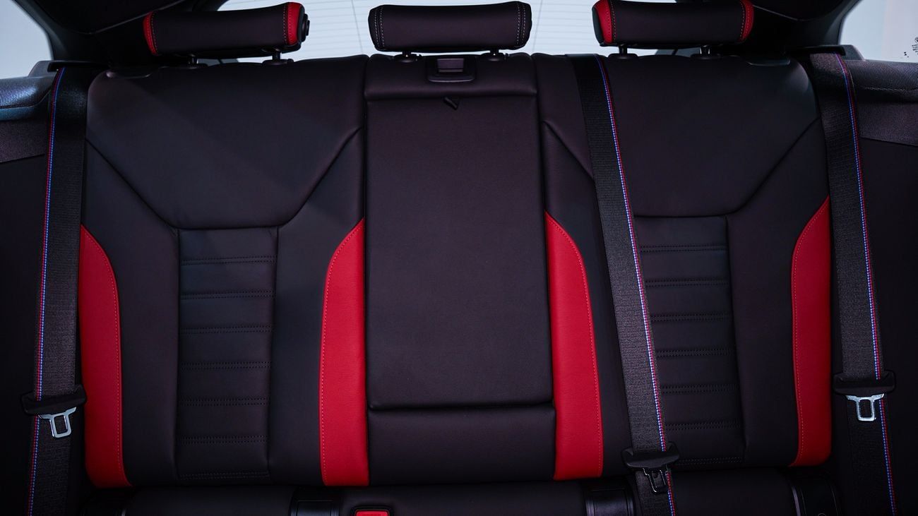 BMW i4_ HYBRID _ 2025 AT