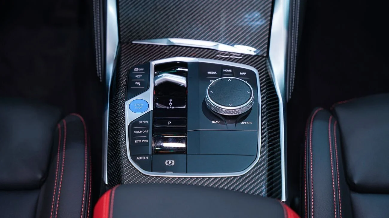 BMW i4_ HYBRID _ 2025 AT
