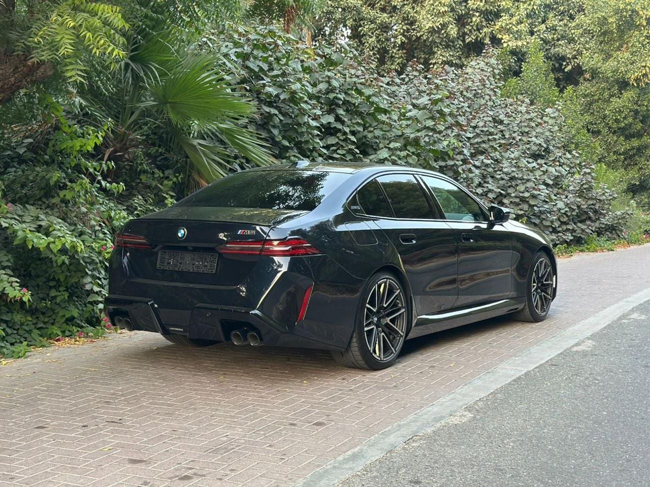 BMW M5 | 4.4L V8 Twin-Turbo  _2025