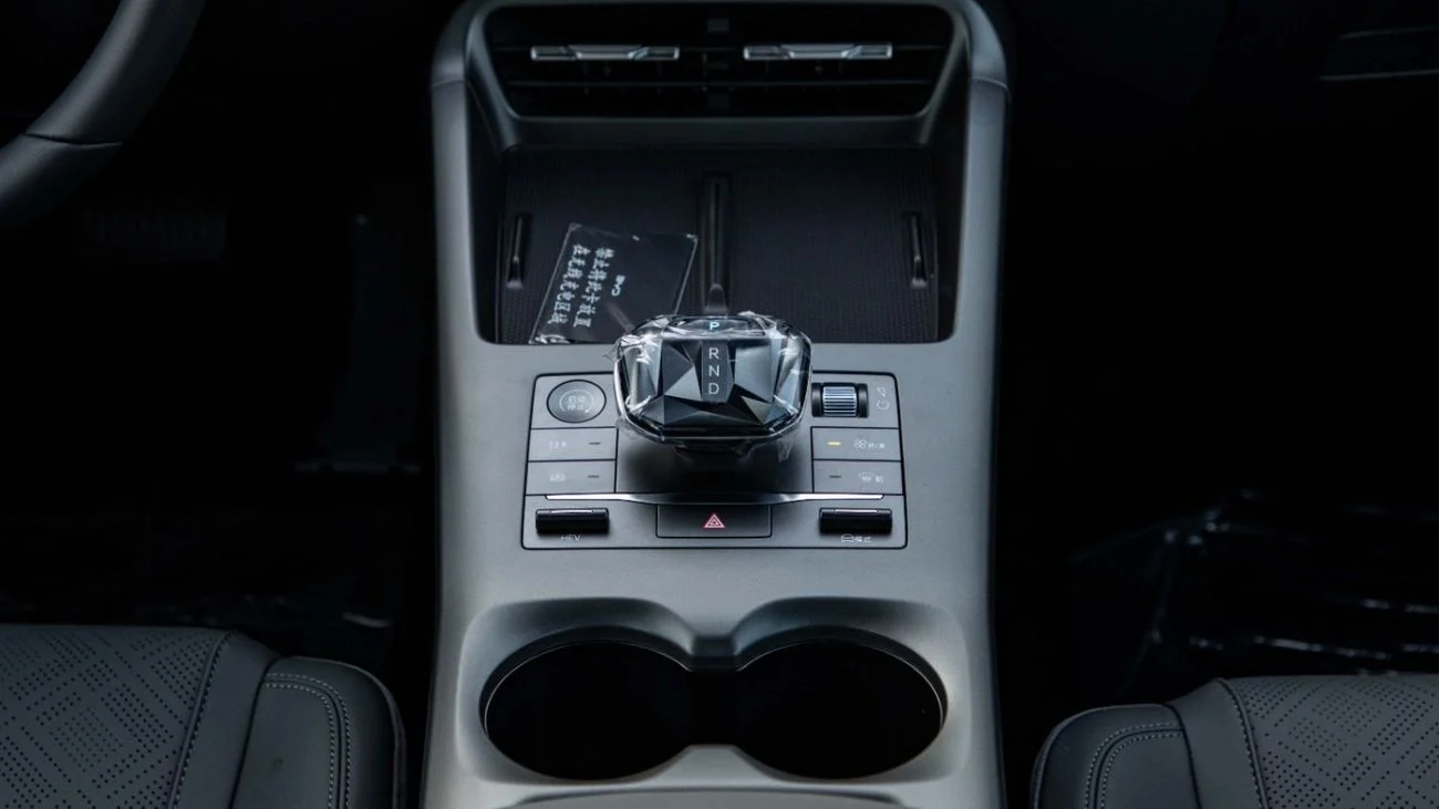BYD QIN PLUS DM-i  LUXURY EDITION 2025