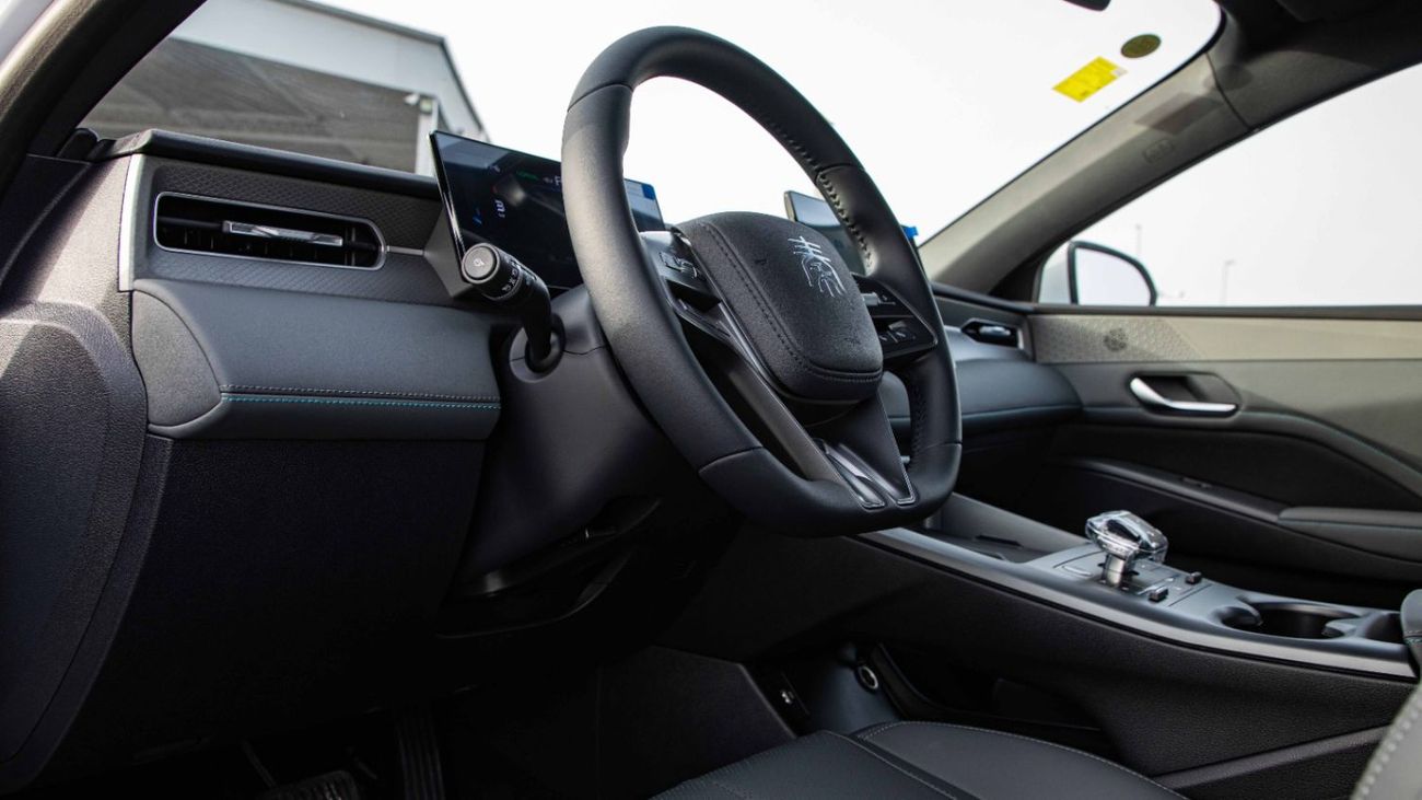 BYD QIN PLUS DM-i  LUXURY EDITION 2025