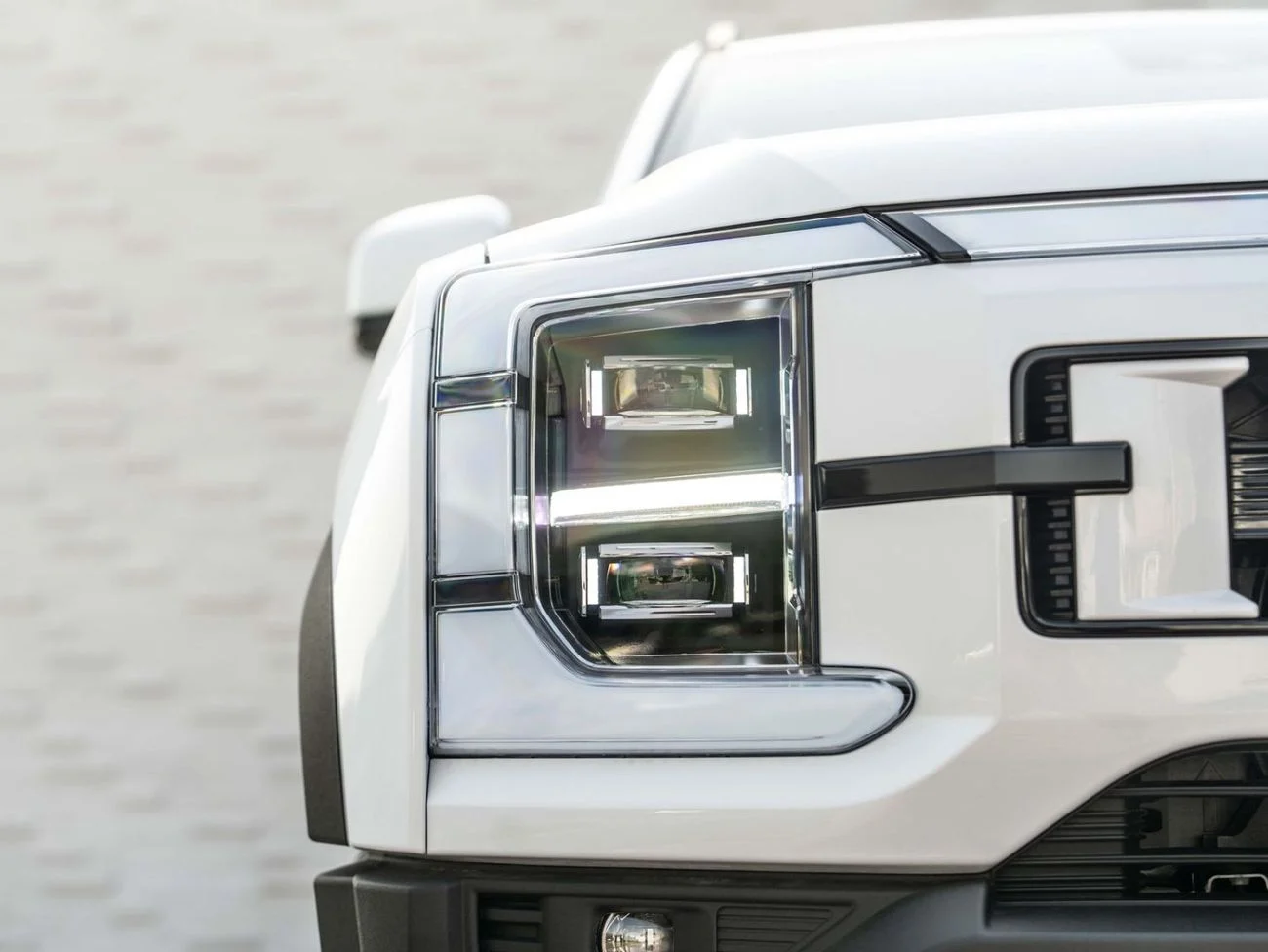 BYD Shark 6 FLAGSHIP_ WHITE