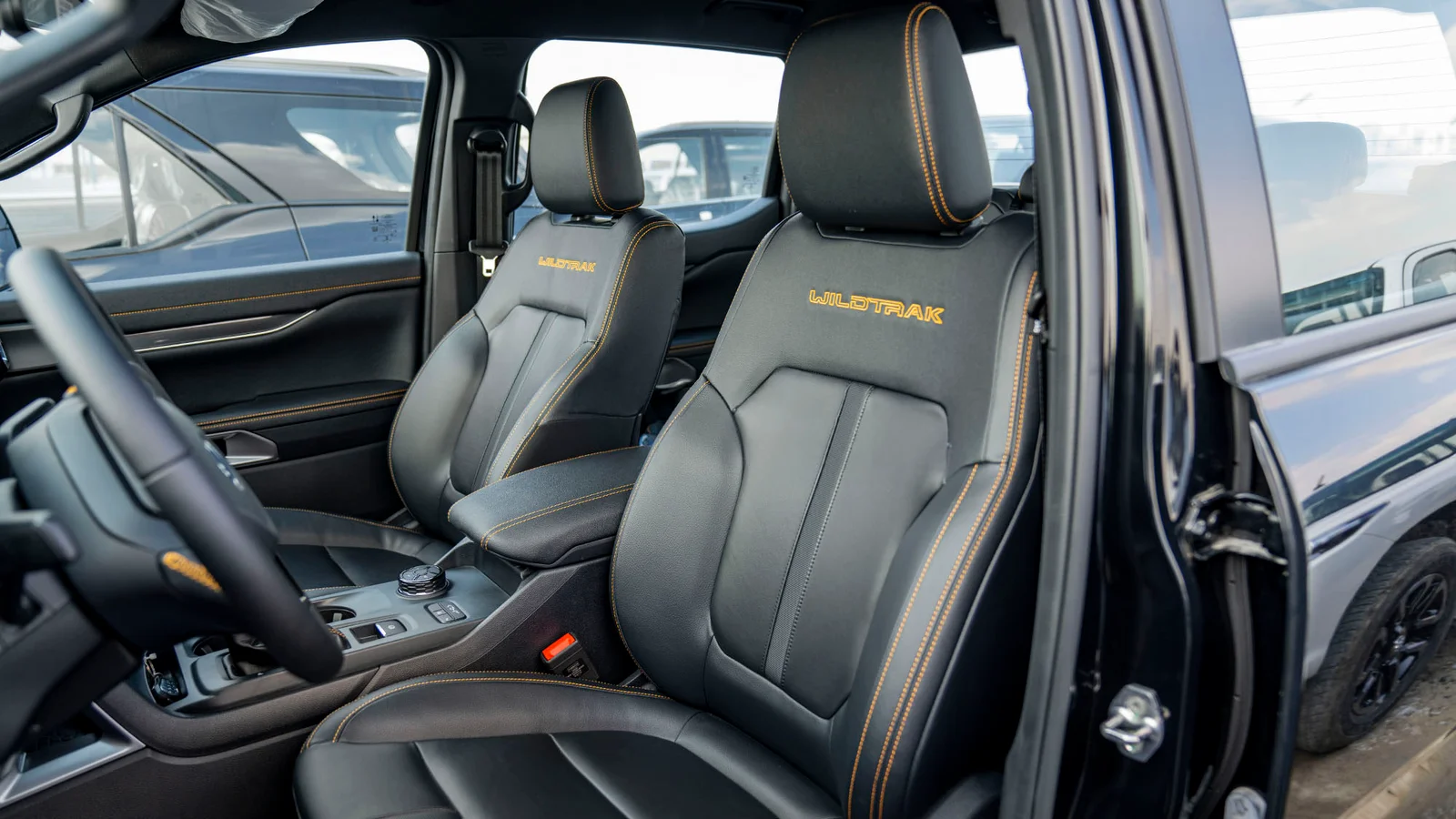 FORD RANGER DC WILDTRAK 2.0D AT 4X4 MY2025 – BLACK