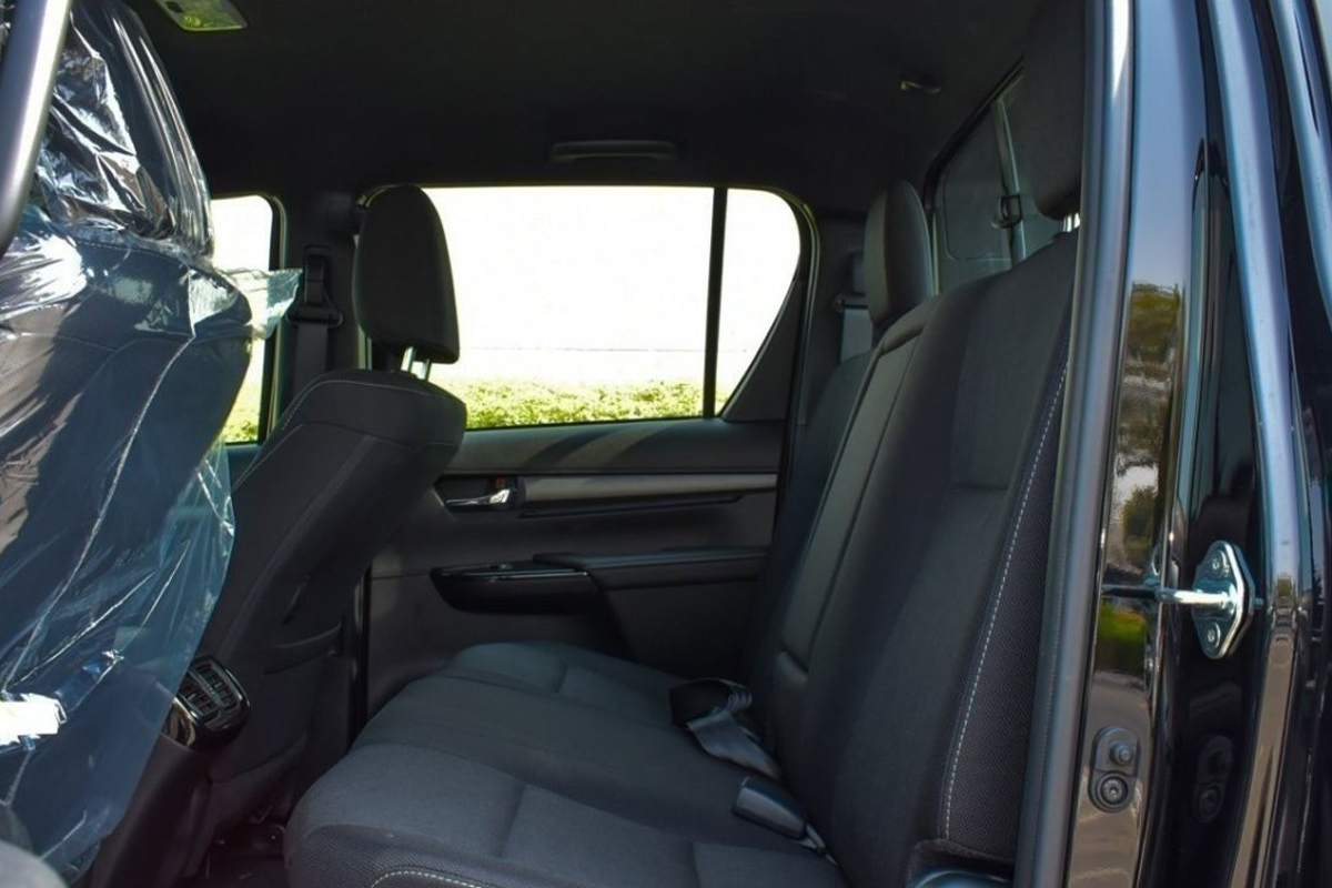 HILUX ADVENTURE 4.0P  _ BLACK