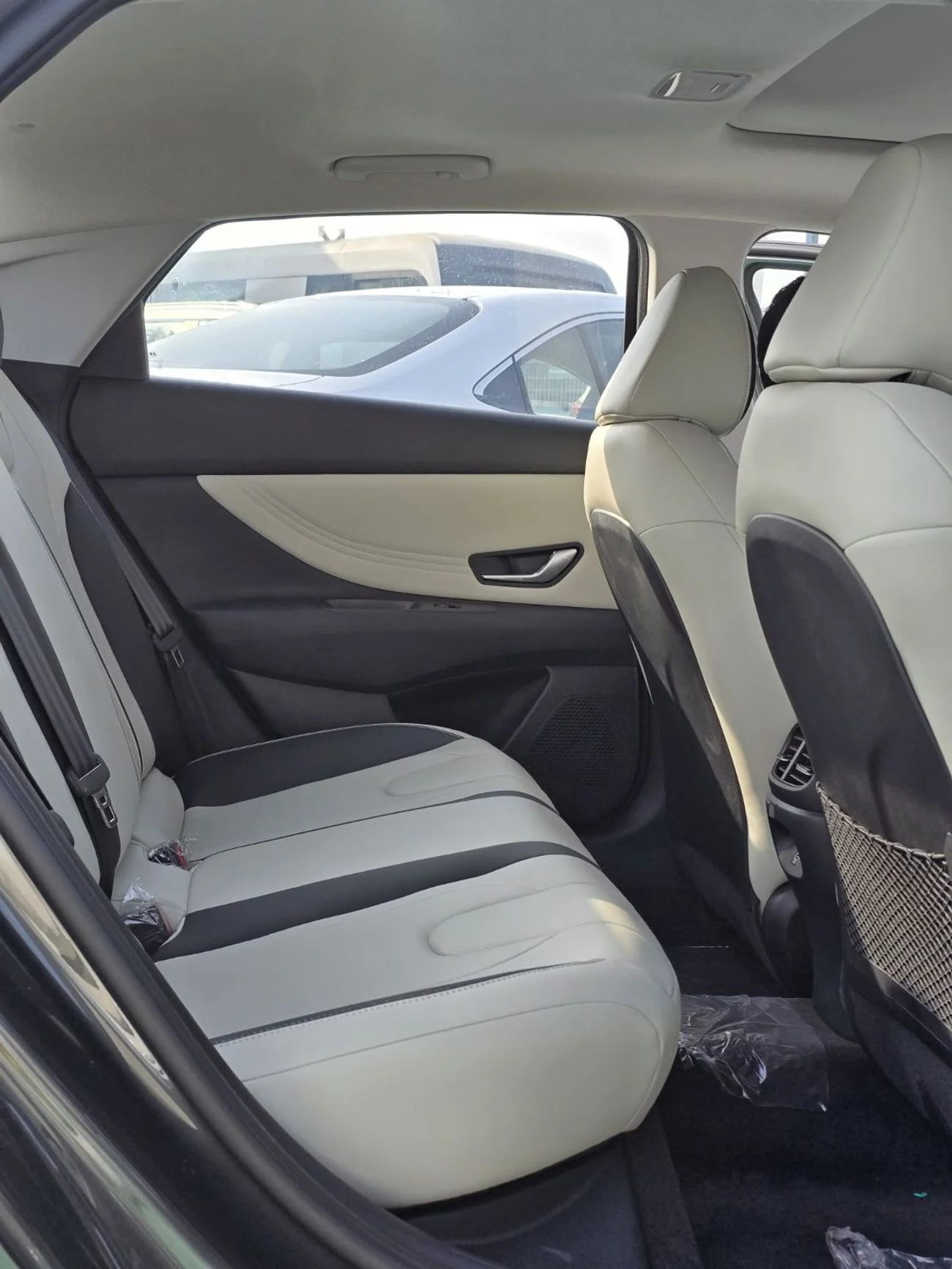 HYUNDAI ELANTRA 1.5L  MODEL FULL OPTION _ black