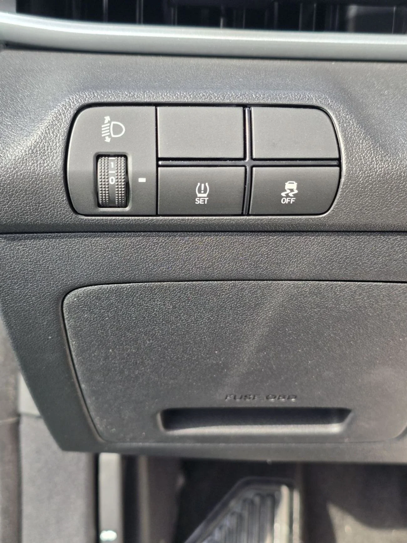 HYUNDAI ELANTRA 1.5L  MODEL FULL OPTION _ black