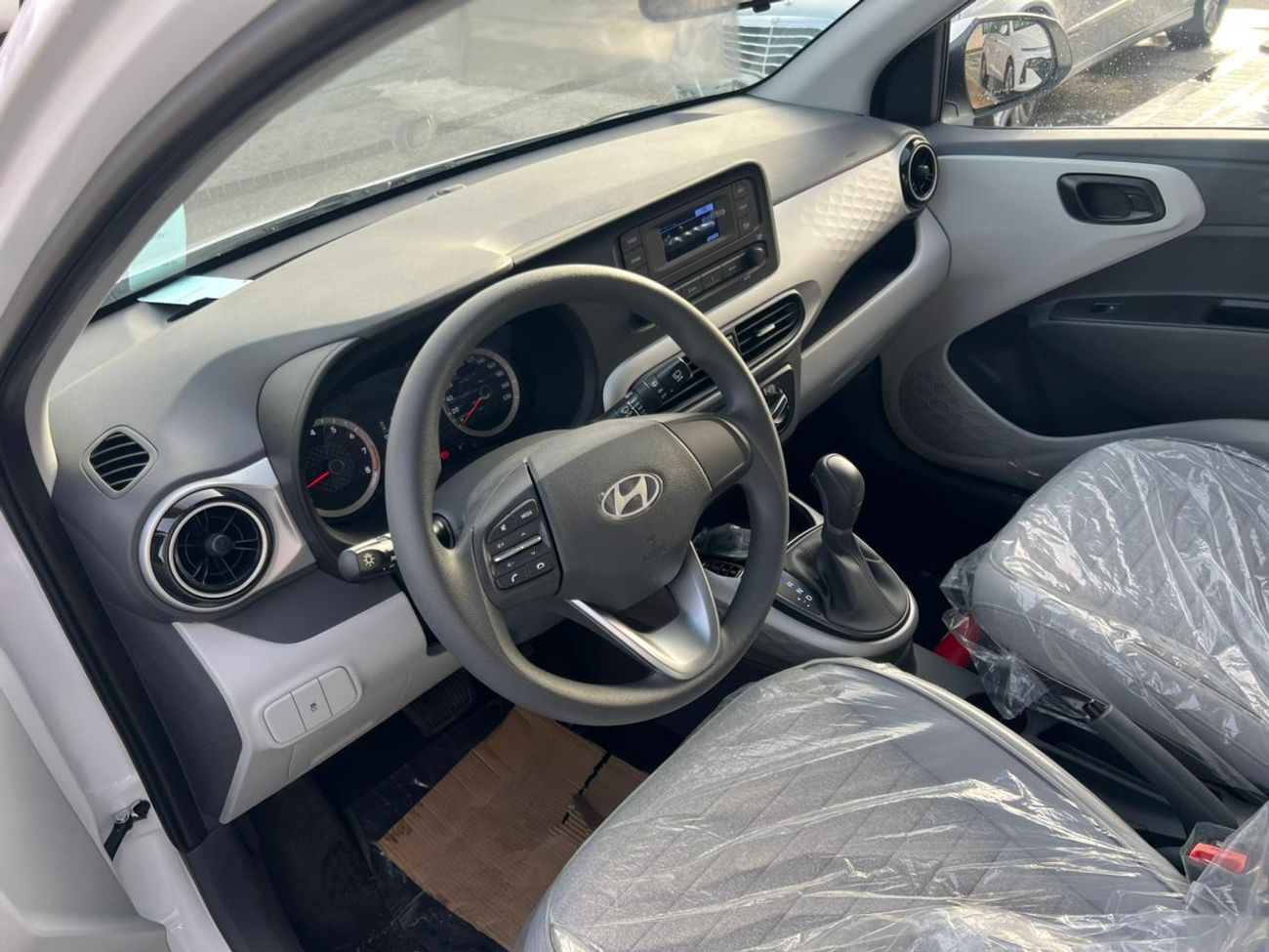 Hyundai Grand i10-1.2L 2026 _ white