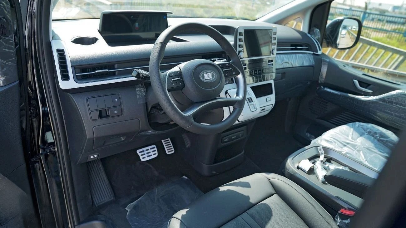 Hyundai Staria 3.5L Executive 9 Seater 2026 black