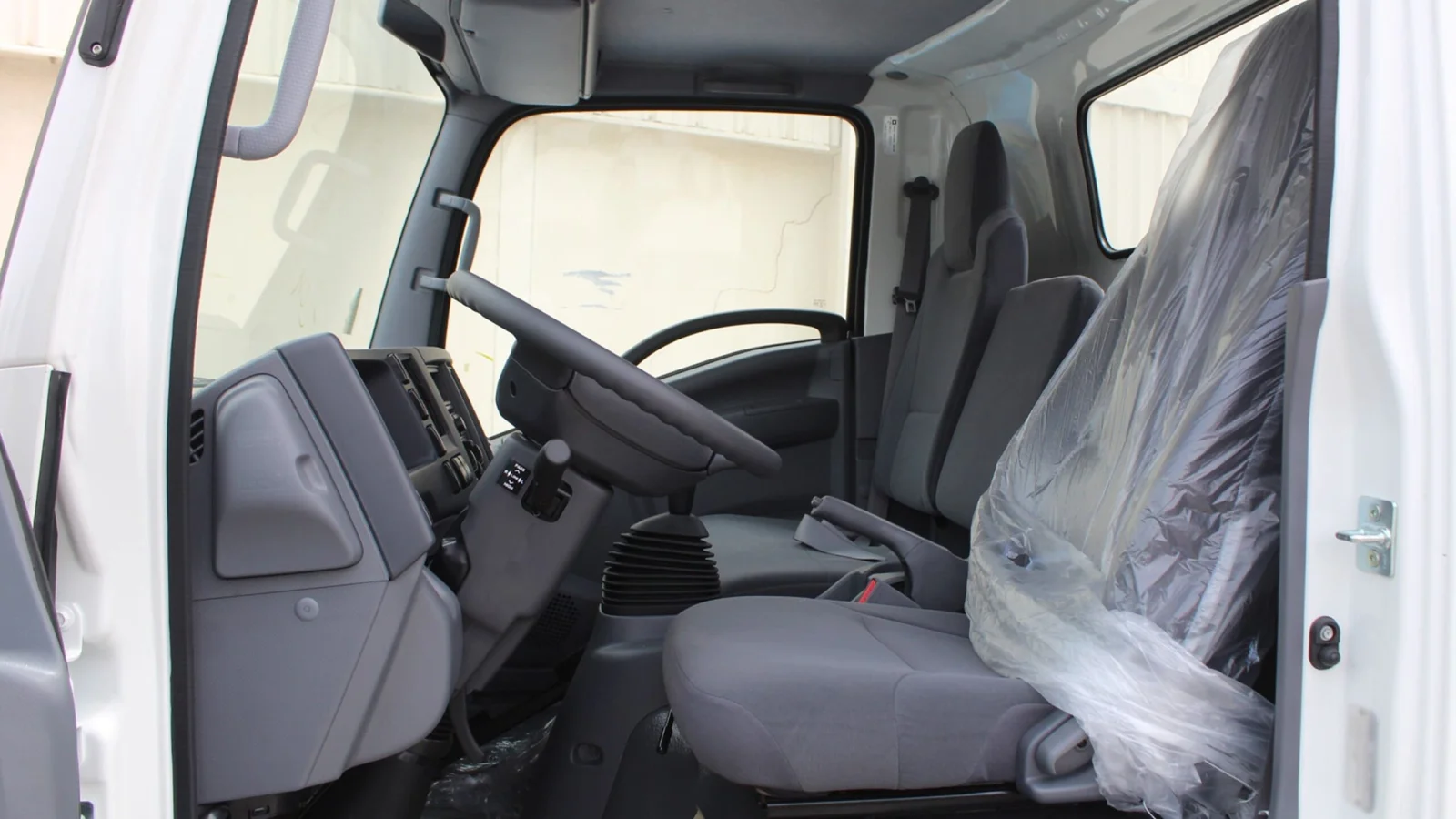 ISUZU NPR 4570 cc TRUCK CAB CHASSIS 4X2 DIESEL MT