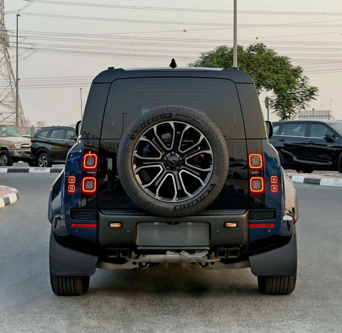 Land Rover Defender 110 OCTA P635 _4.4L BLACK