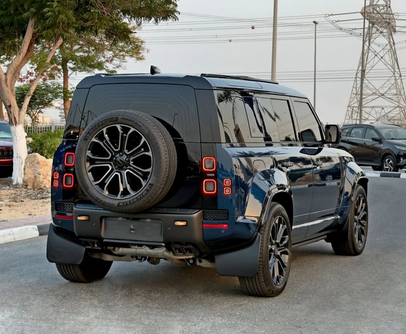 Land Rover Defender 110 OCTA P635 _4.4L BLACK
