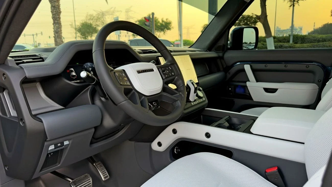 Land Rover Defender 110 OCTA P635 _4.4L BLACK
