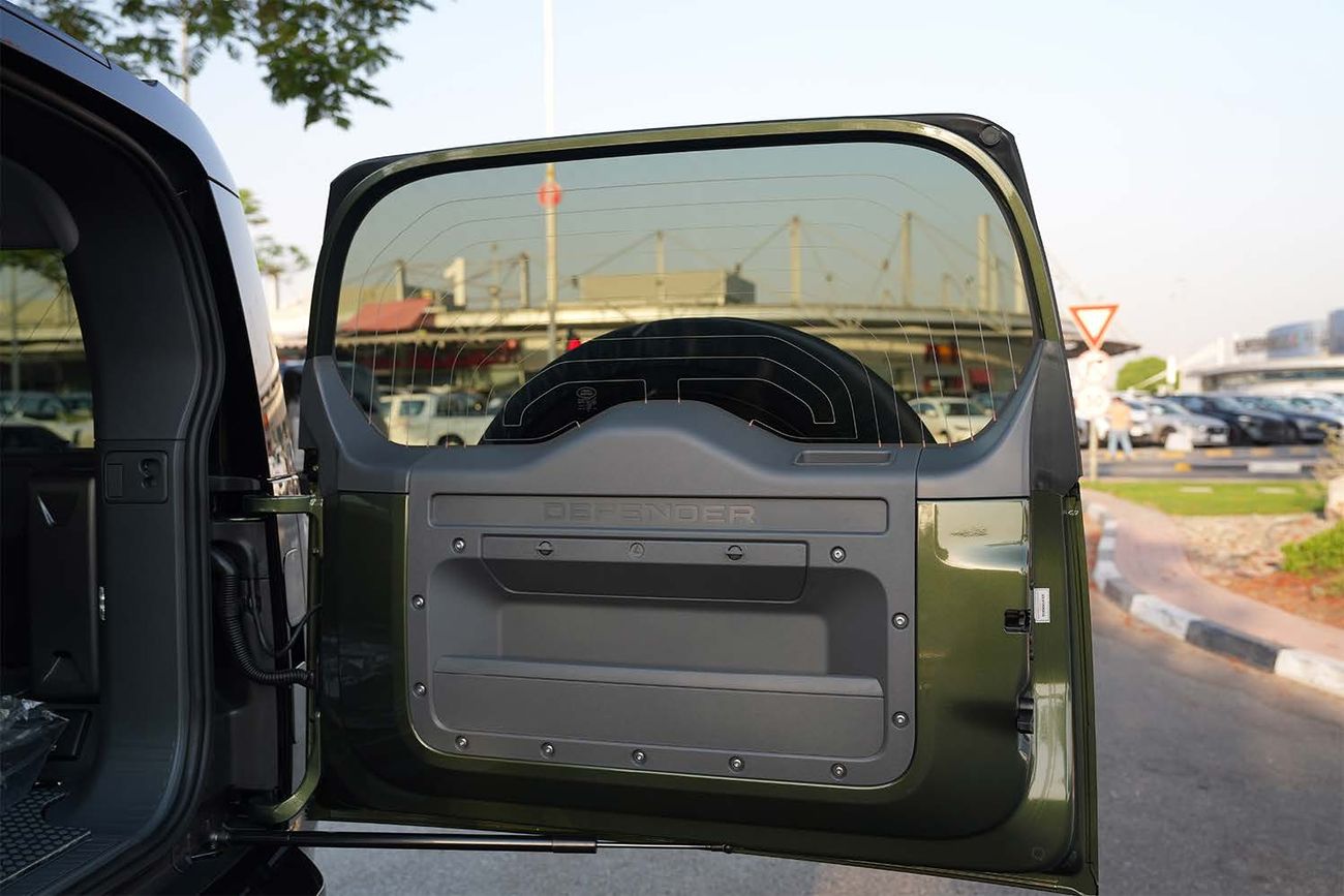 Land Rover Defender 110 X-DYNAMIC SE P400