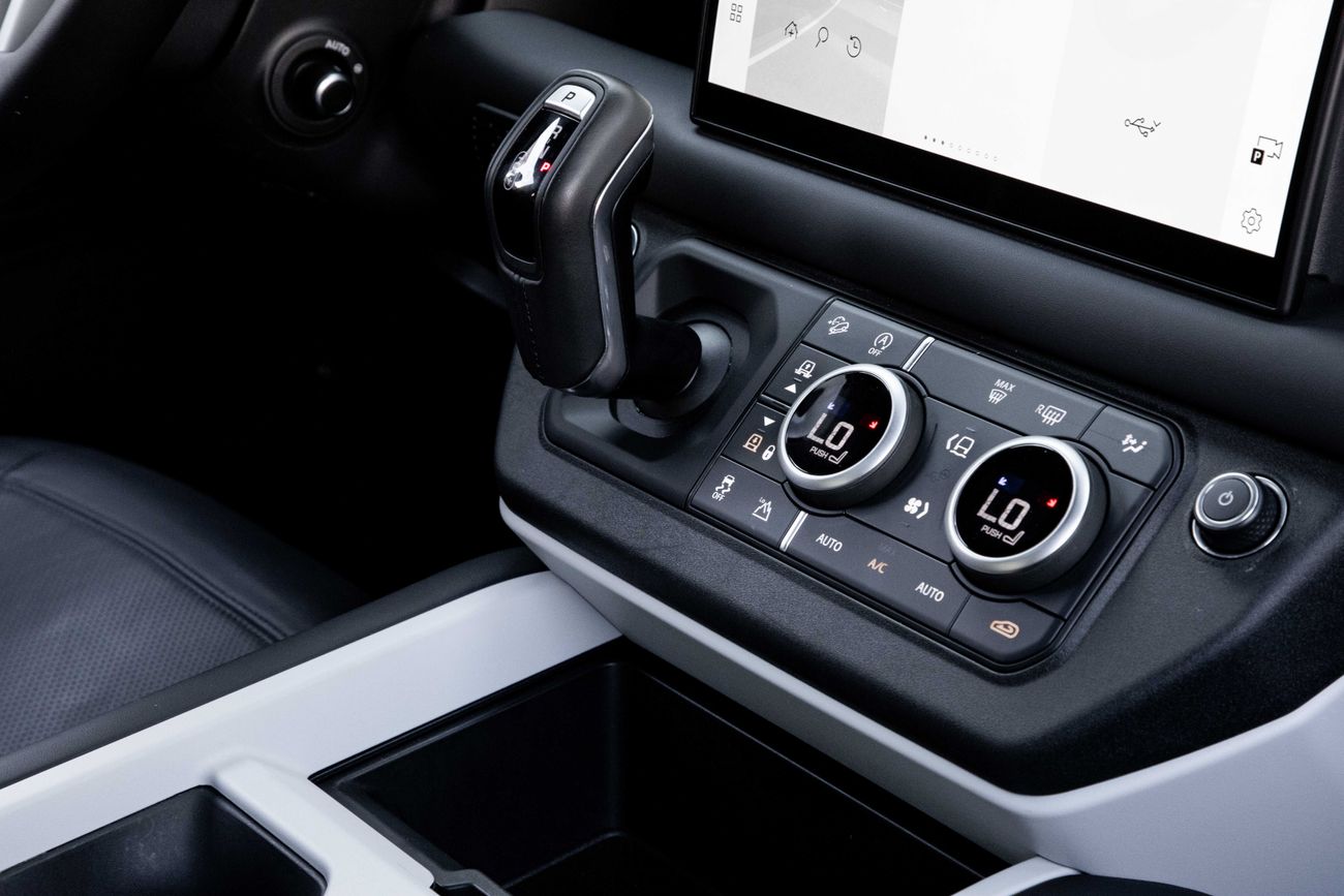 Land Rover Defender 2.0L _2025