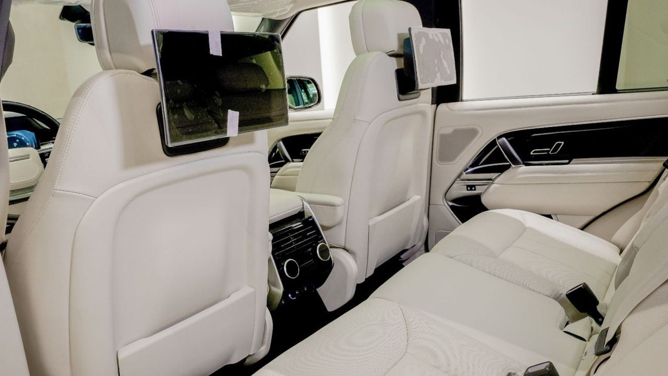 Land Rover Defender 2026  BLACK