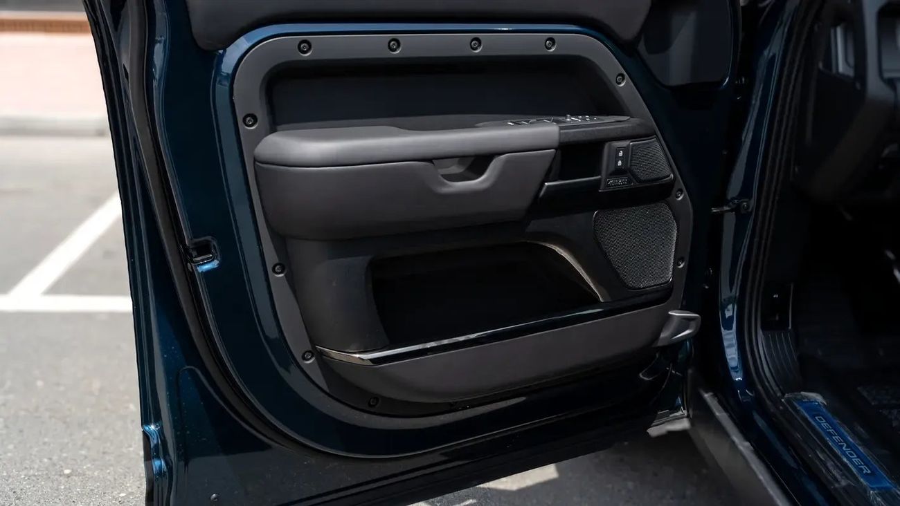 Land Rover Defender 2026