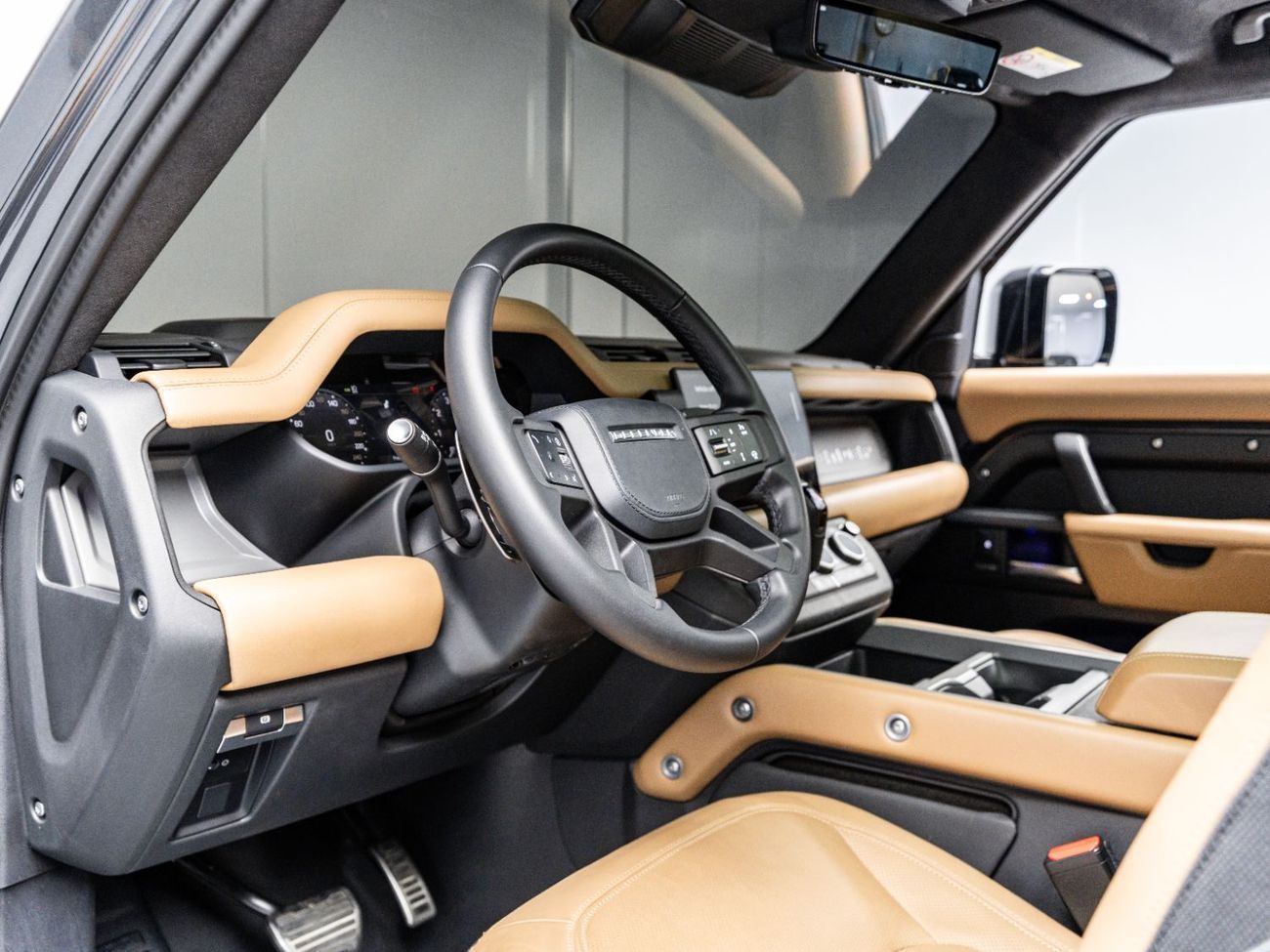 Land Rover Defender  5.0L _2025