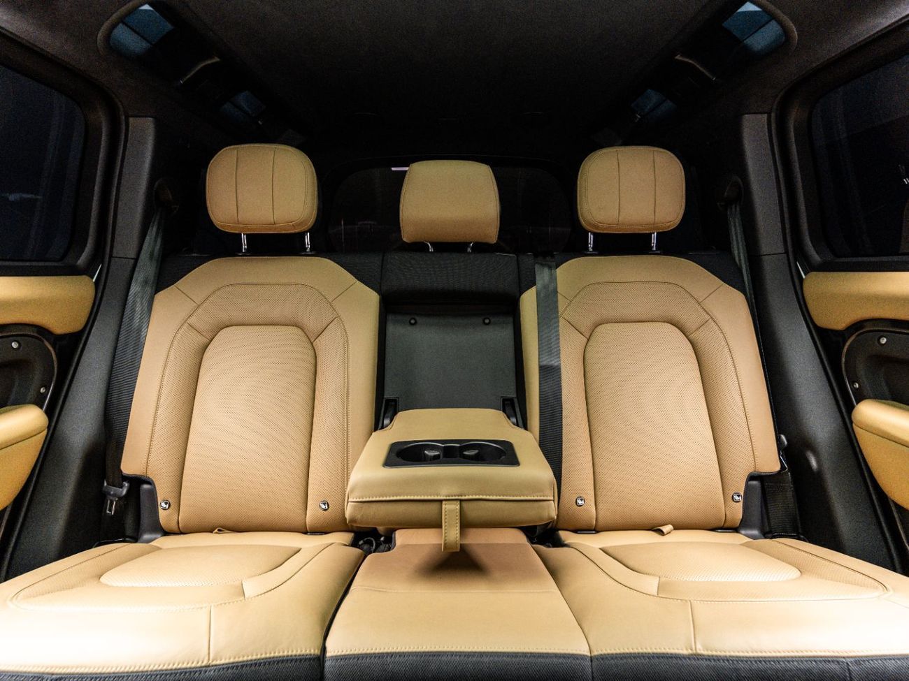 Land Rover Defender  5.0L _2025