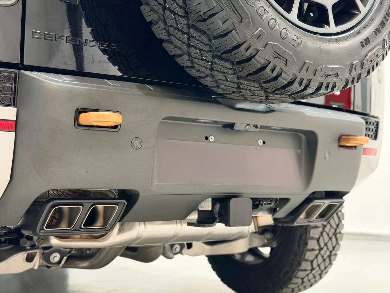 Land Rover Defender OCTA V8 2026