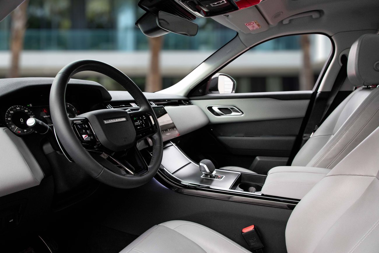 Land Rover Range Rover Velar  R-Dynamic SE _2025