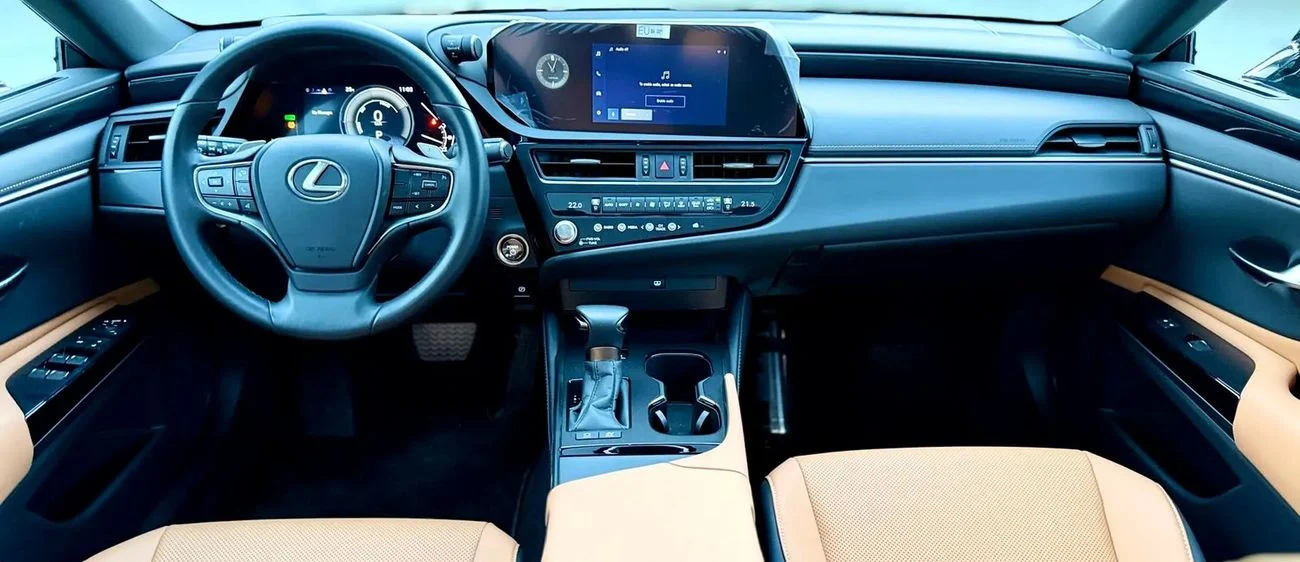 Lexus ES300h _2025