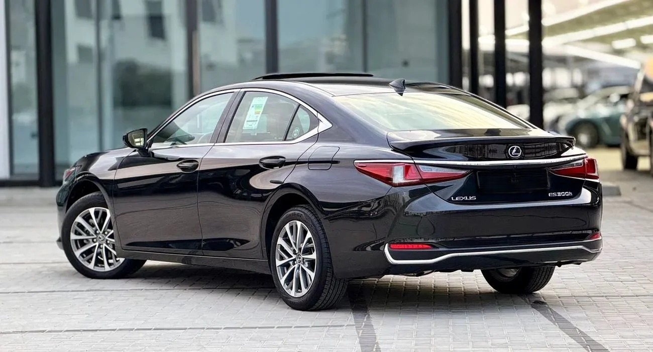 Lexus ES300h _2025