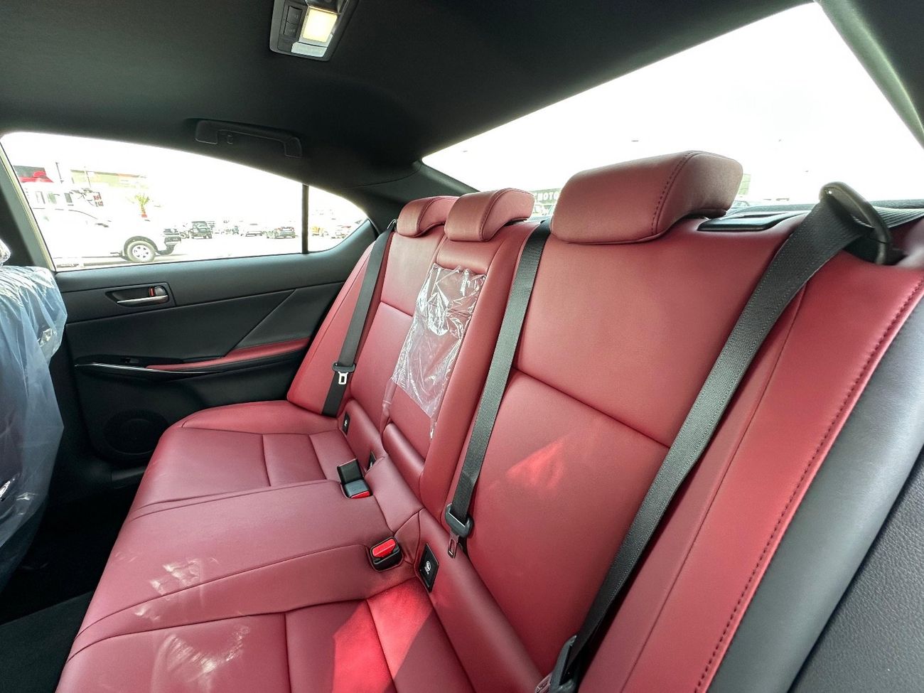 Lexus IS300c 2025
