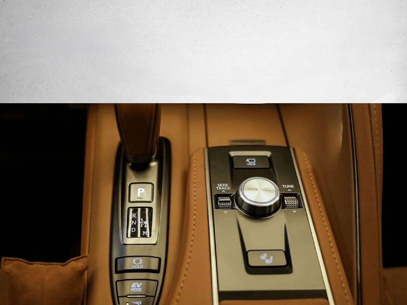 Lexus LC500h 2025