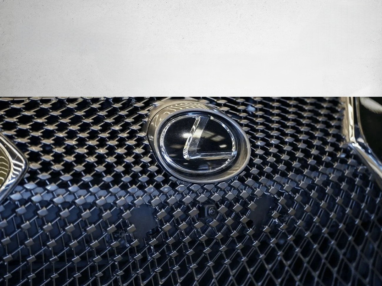 Lexus LC500h 2025