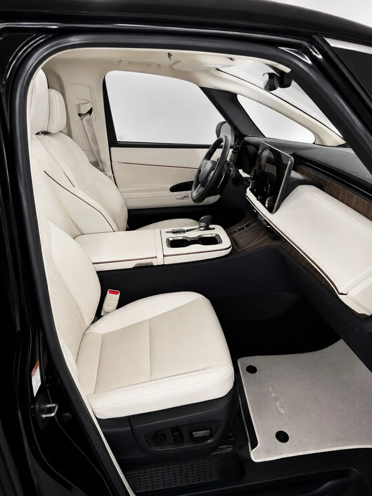 Lexus LM 350h 4 Seats (VIP Configuration)