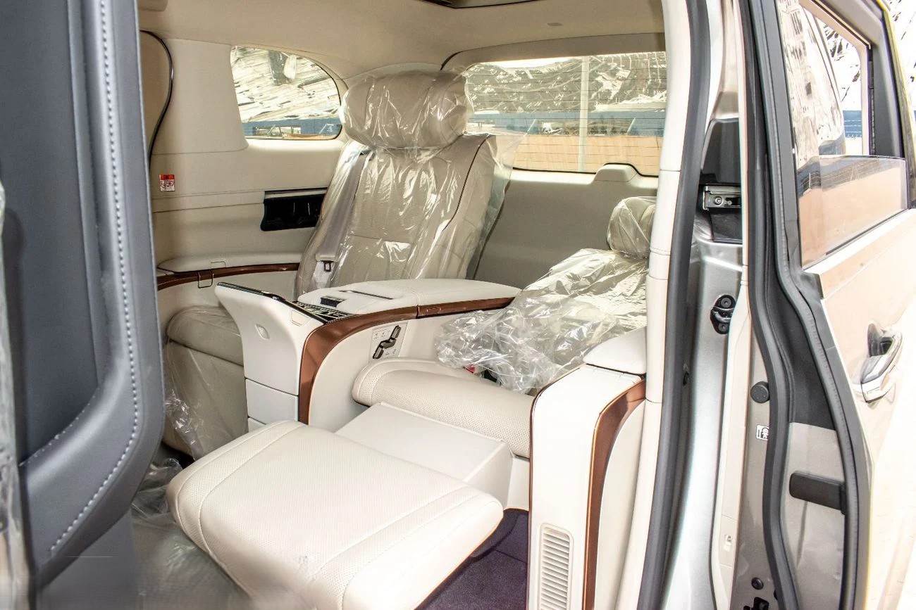 Lexus LM 350h Hybrid 4 Seater 2026