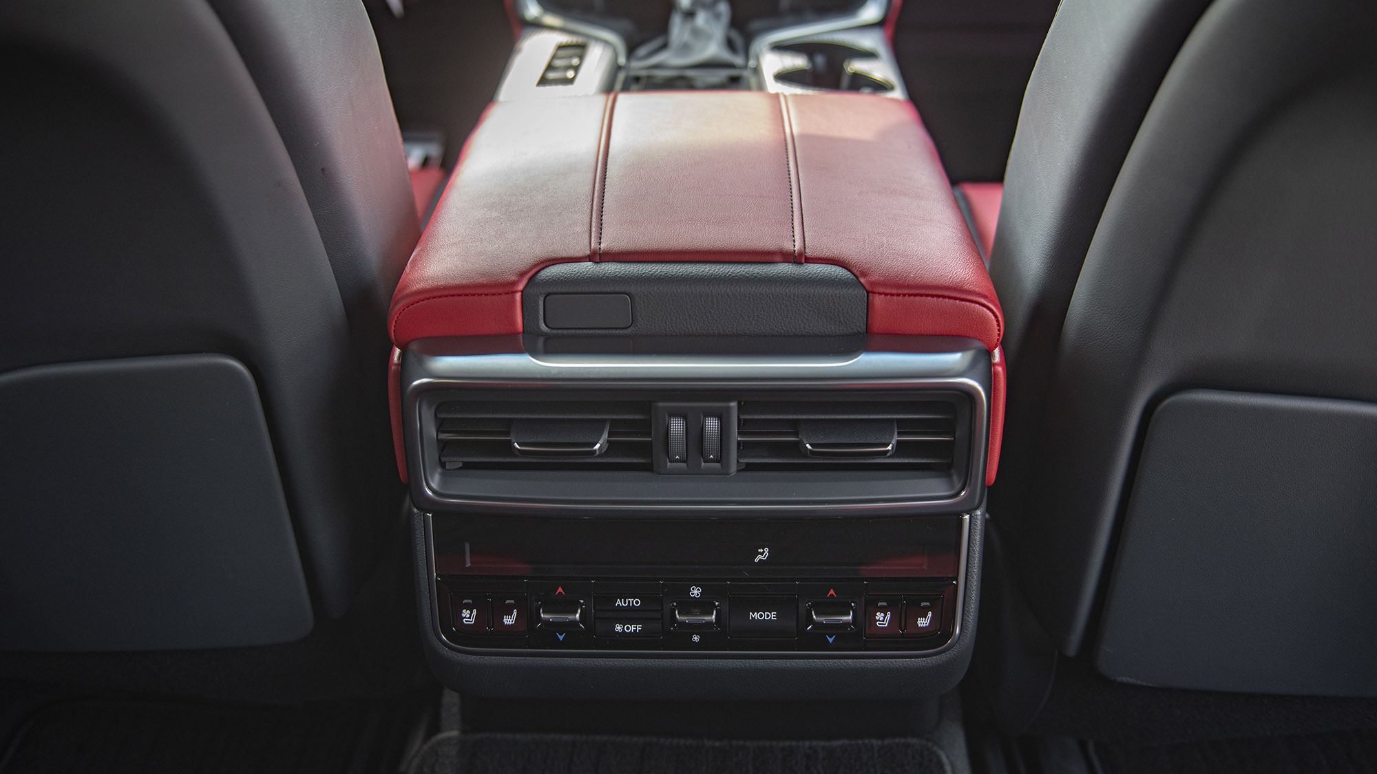 Lexus LX500