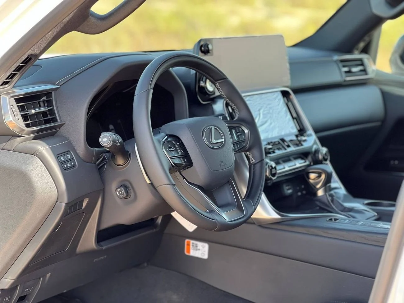 Lexus LX600 OVERTRAIL 3.5L PTR A/T 2025 FULL OPTION