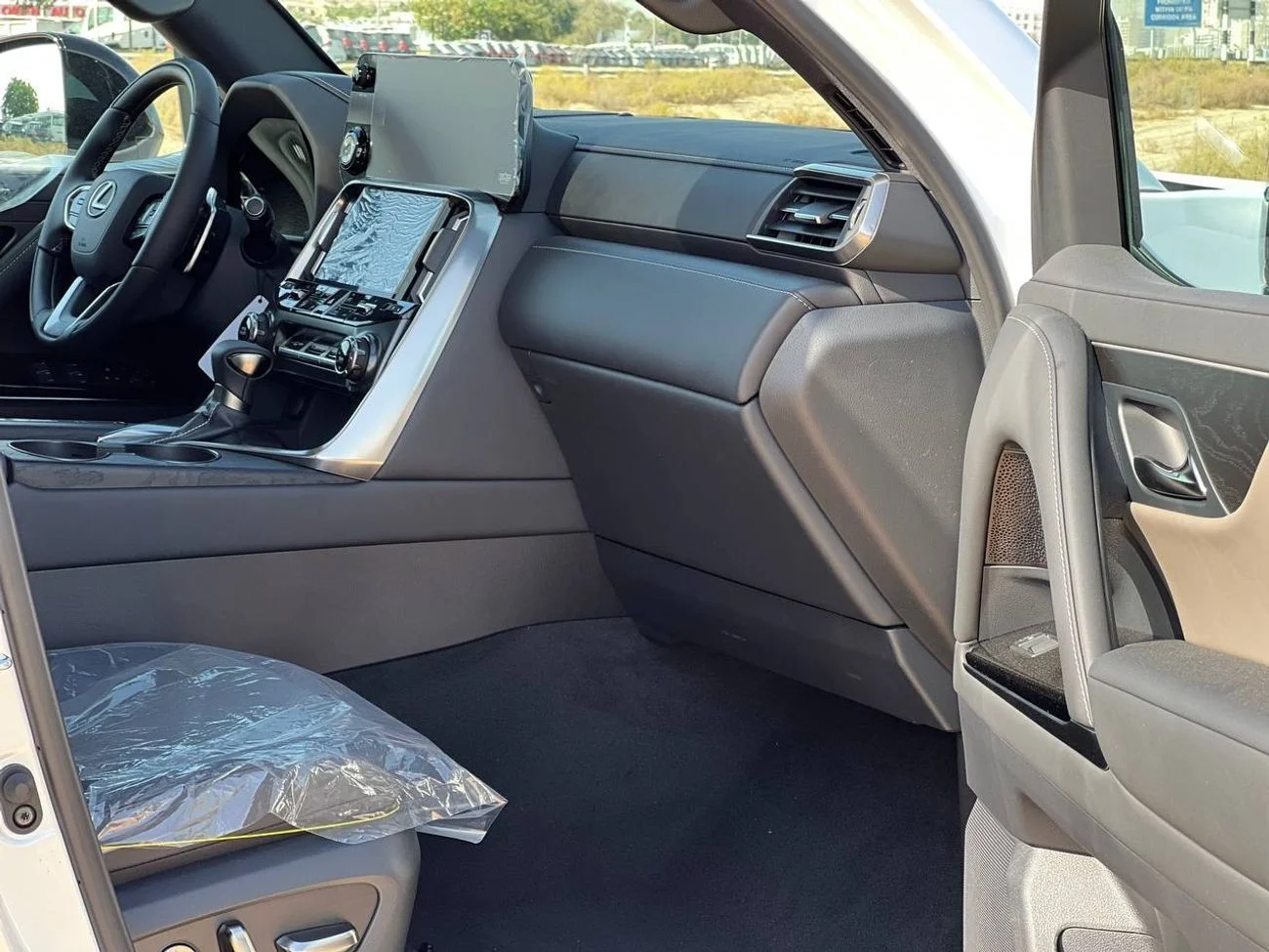 Lexus LX600 OVERTRAIL 3.5L PTR A/T 2025 FULL OPTION