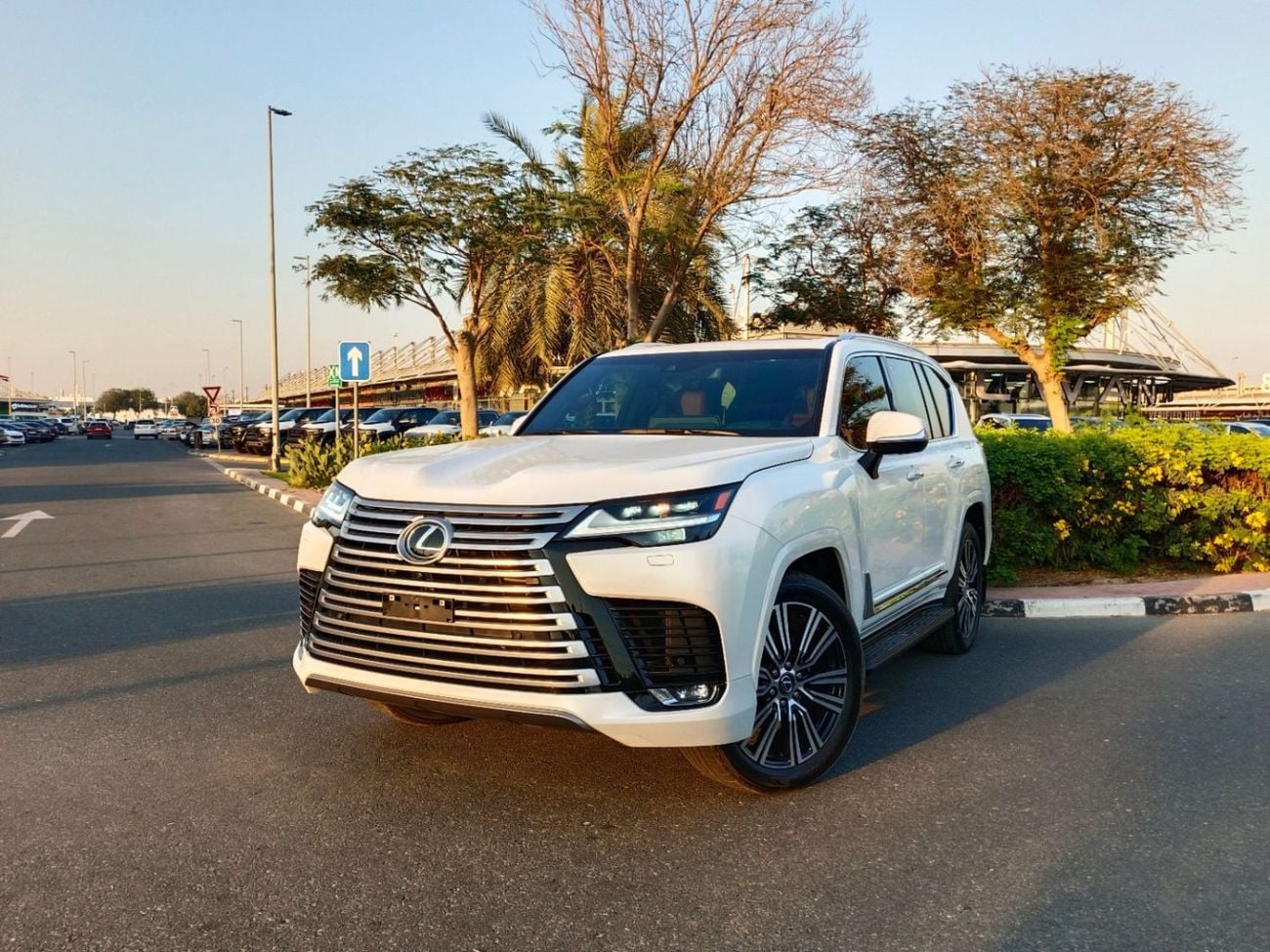 Lexus LX600 SIGNATURE EDITION, AUTOMATIC
