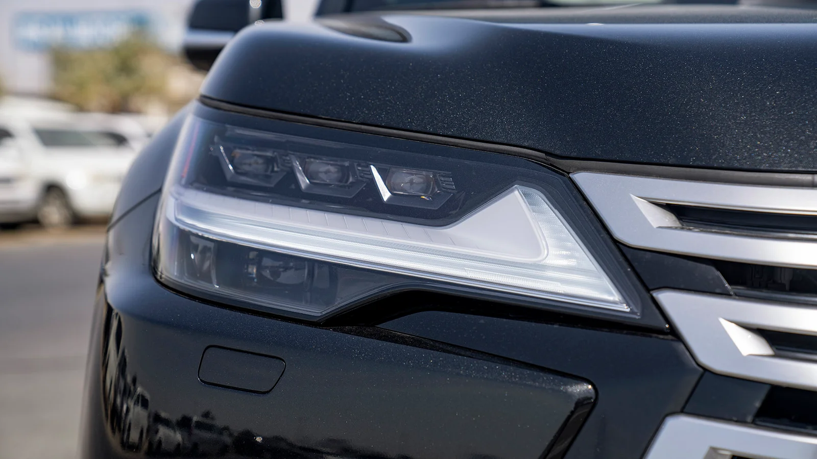 LEXUS LX600 VIP 3.5P AT MY2025 – BLACK