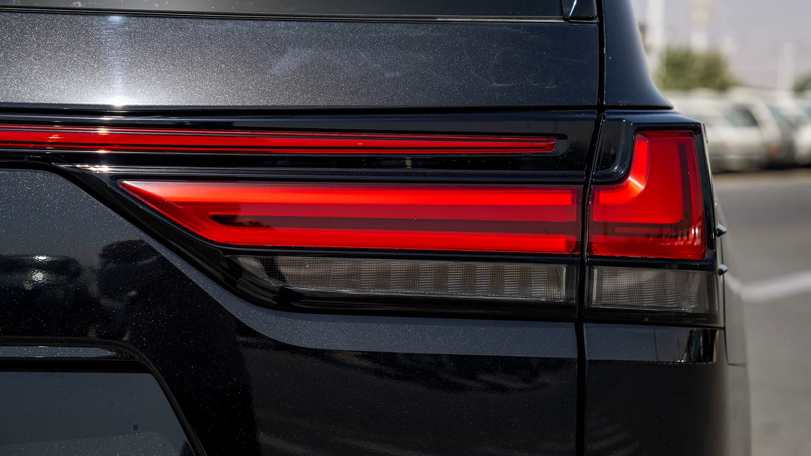 LEXUS LX600 VIP 3.5P AT MY2025 – BLACK