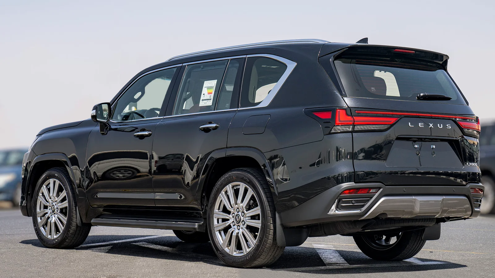 LEXUS LX600 VIP 3.5P AT MY2025 – BLACK