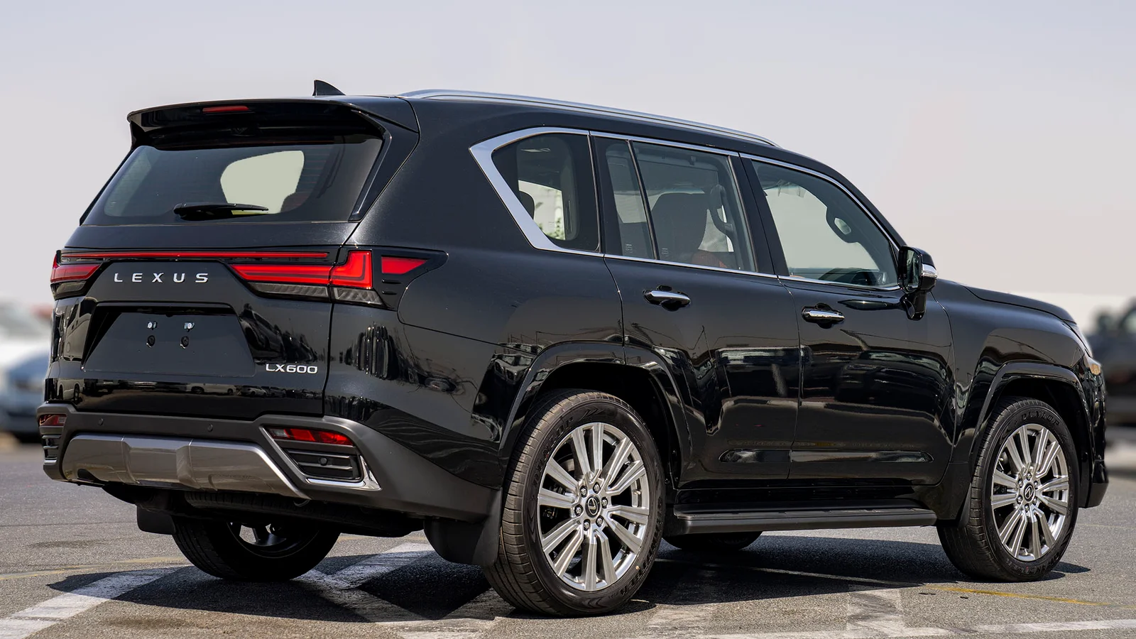 LEXUS LX600 VIP 3.5P AT MY2025 – BLACK