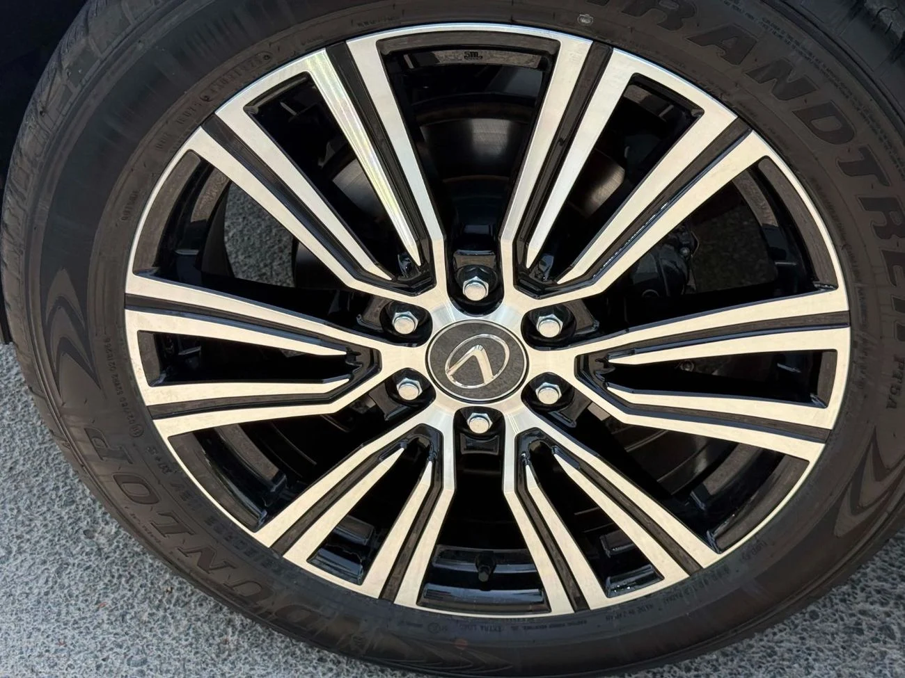 Lexus LX700h SIGNATURE  2025