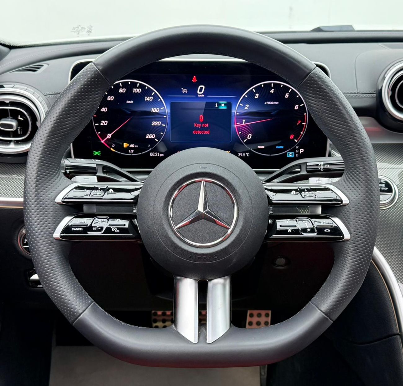 Mercedes Benz C200 2025 _white
