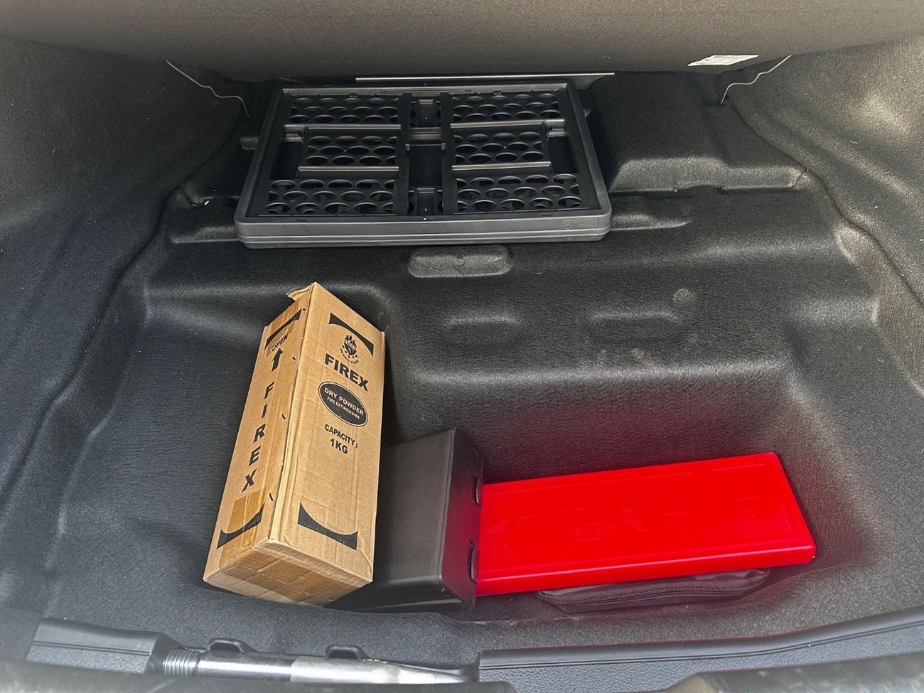 Mercedes Benz C300 Base 3.0_ 2025