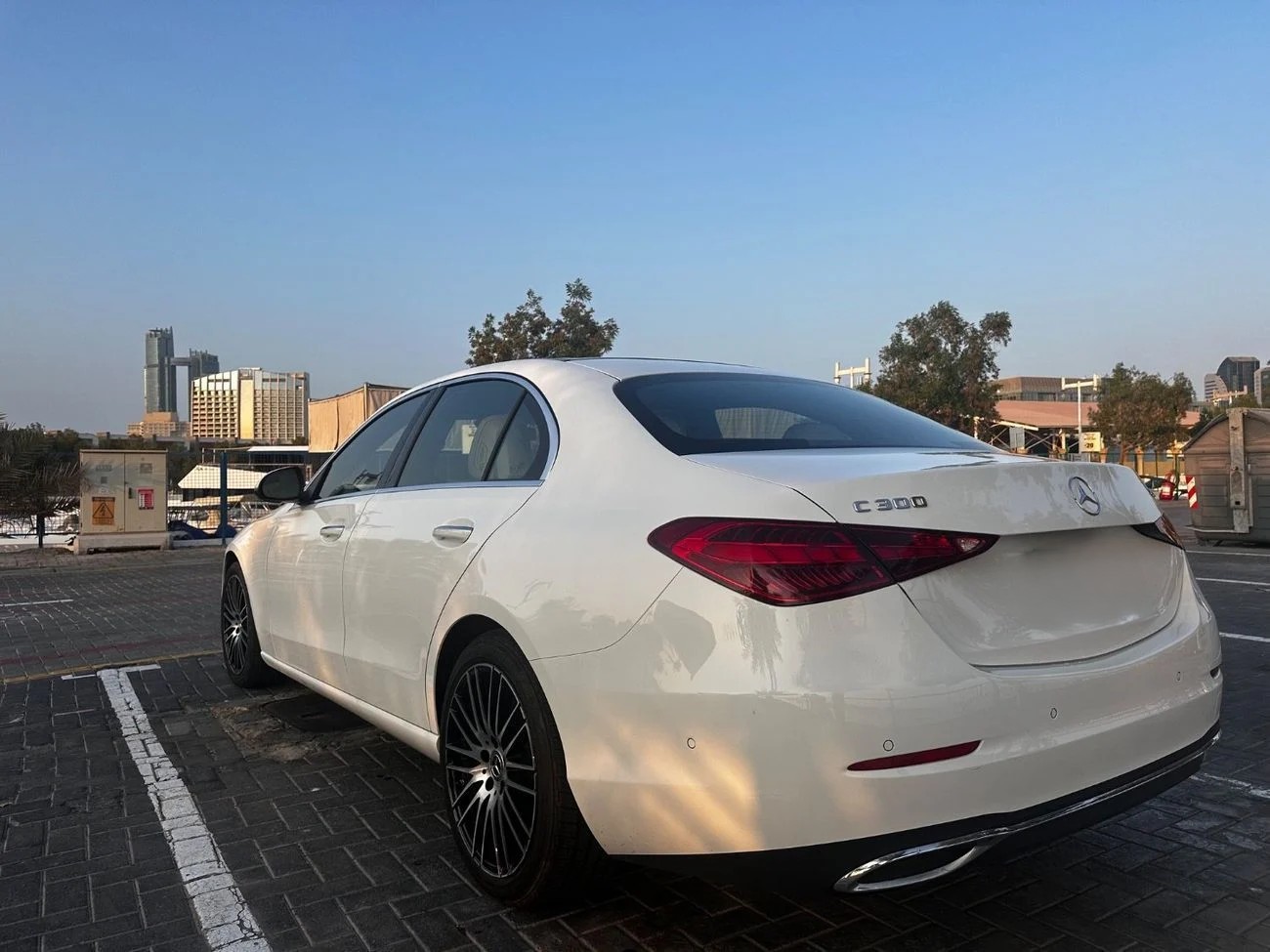 Mercedes Benz C300 Base 3.0_ 2025